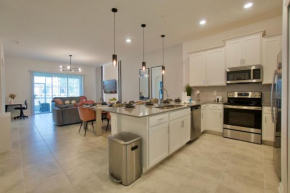 Pet-Friendly Luxury Resort Condo Near Disney 339